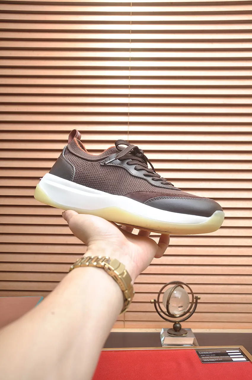 Men's men's shoes 💰640💶[𝐥𝐨𝐫𝐨 𝐏𝐢𝐚𝐧𝐚] lp classic loafers, an Italian treasure brand, the only brand that can match Hermès! Only after wearing it do we realize that we cannot let down our feet. The upper is imported cashmere, the lining of water-dyed cowhide ➕ the cowhide feet, the official original glass rubber outsole, and the pendant. Exclusive original packaging (tag ➕ brand paper ➕ outer box ➕ hand bag) code number: 38-46